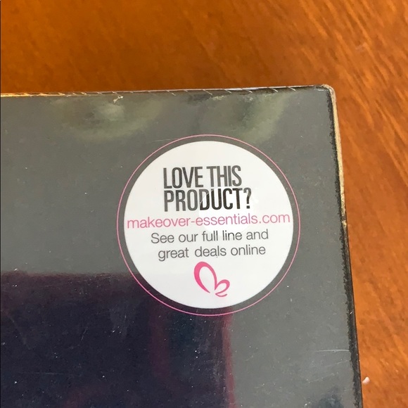 Me Makeover Essential Eyeshadow and Eye Liner - Picture 4 of 5